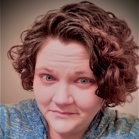 Meet your Posher, Heather - Picture 1 of 1